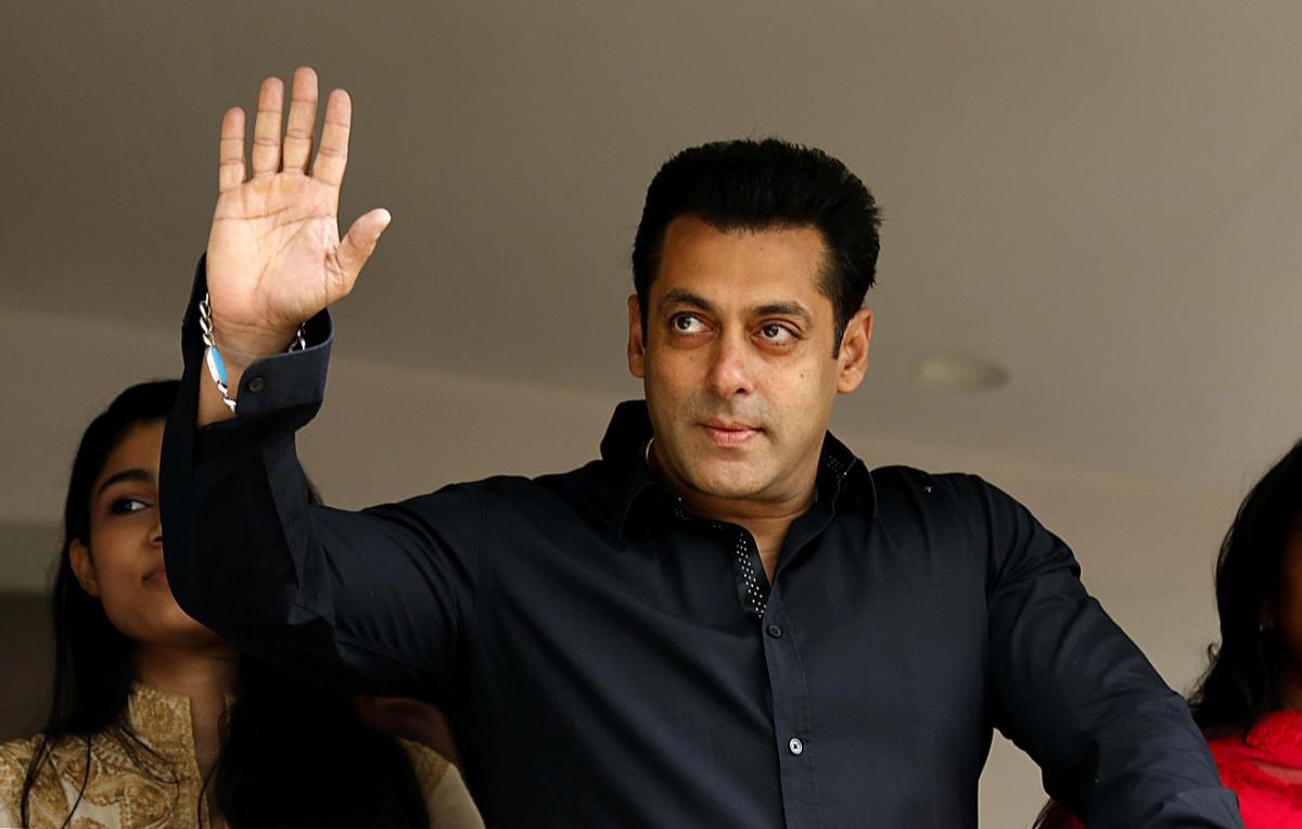 Salman Khan thanks fans for all the support after being acquitted in Arms Act case